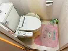 トイレ施工前のお写真です。